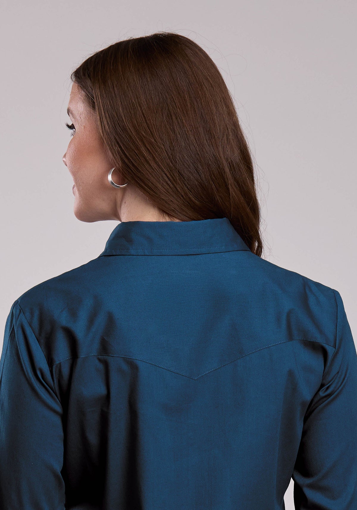 Roper Womens Roper Solid Stretch Poplin Navy Long Sleeve Snap Shirt