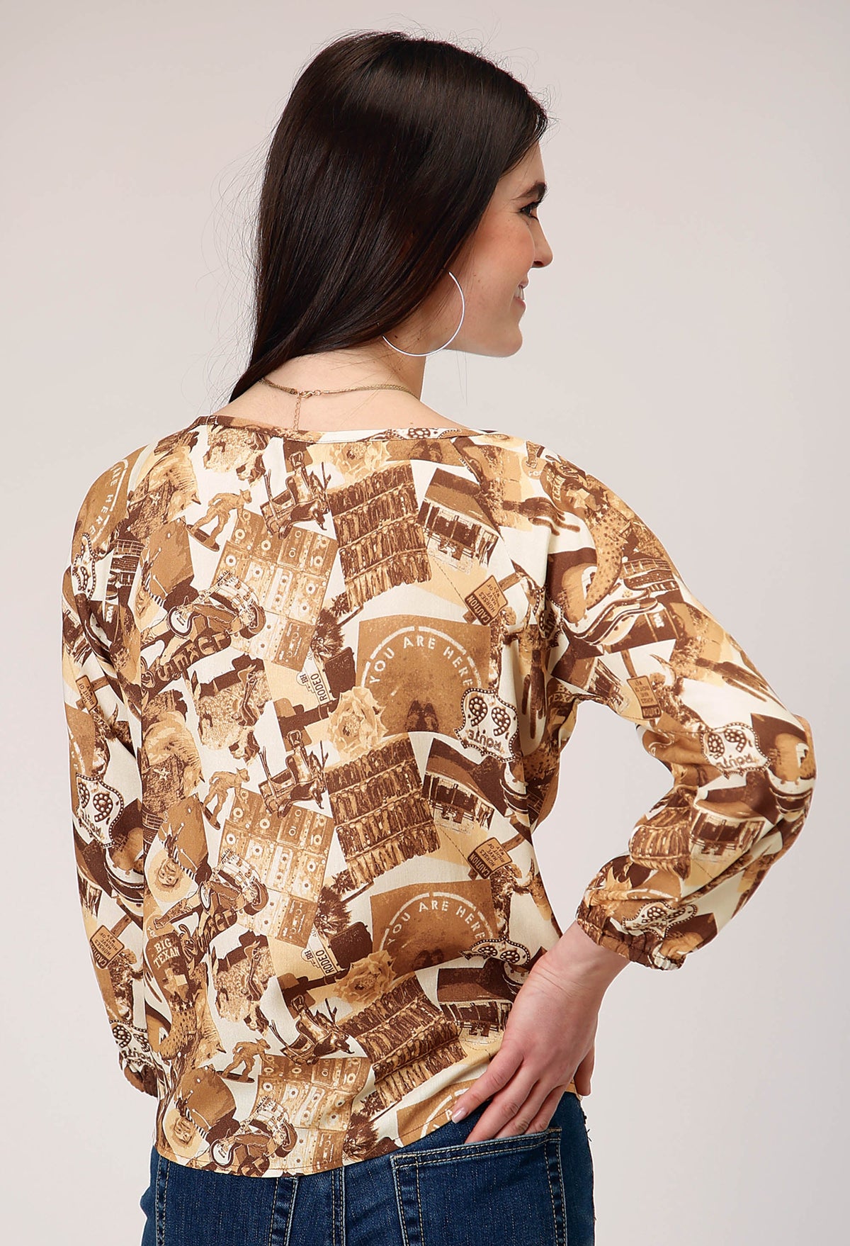 Roper Womens Three Quarter Raglan Sleeve Pullover Collage Print Western Shirt Wit