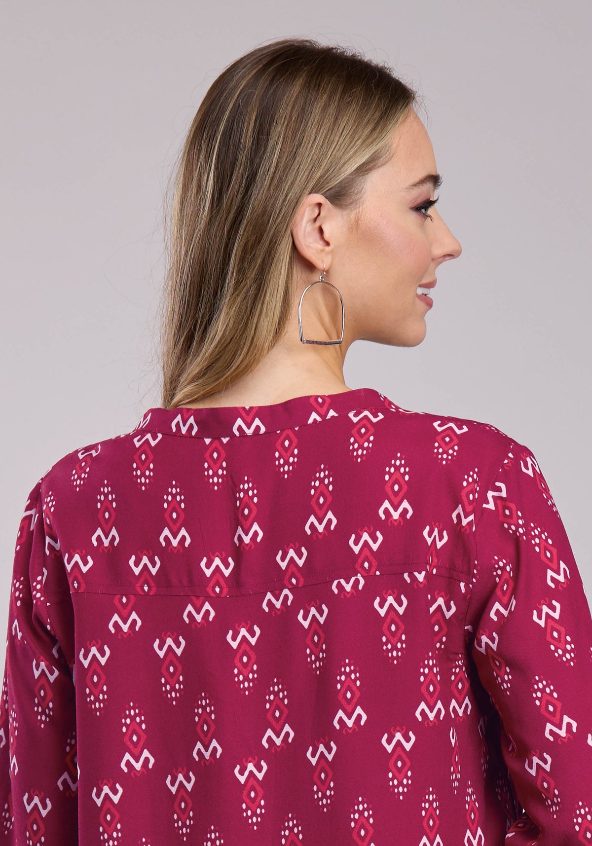 Roper Womens Roper Raspberry Printed Rayon Long Sleeve Button Shirt
