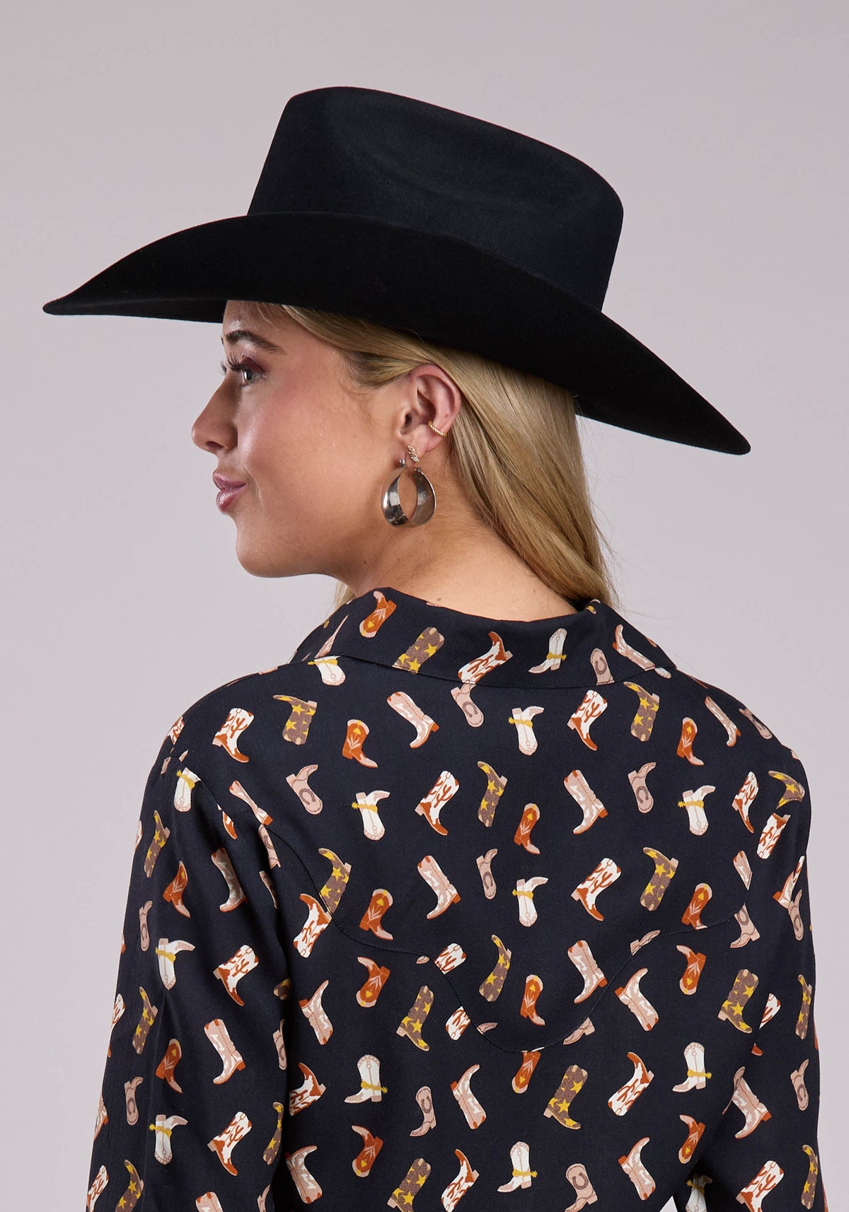 Roper Womens Long Sleeve Snap Boot Printed Rayon Western Blouse Western Shirt