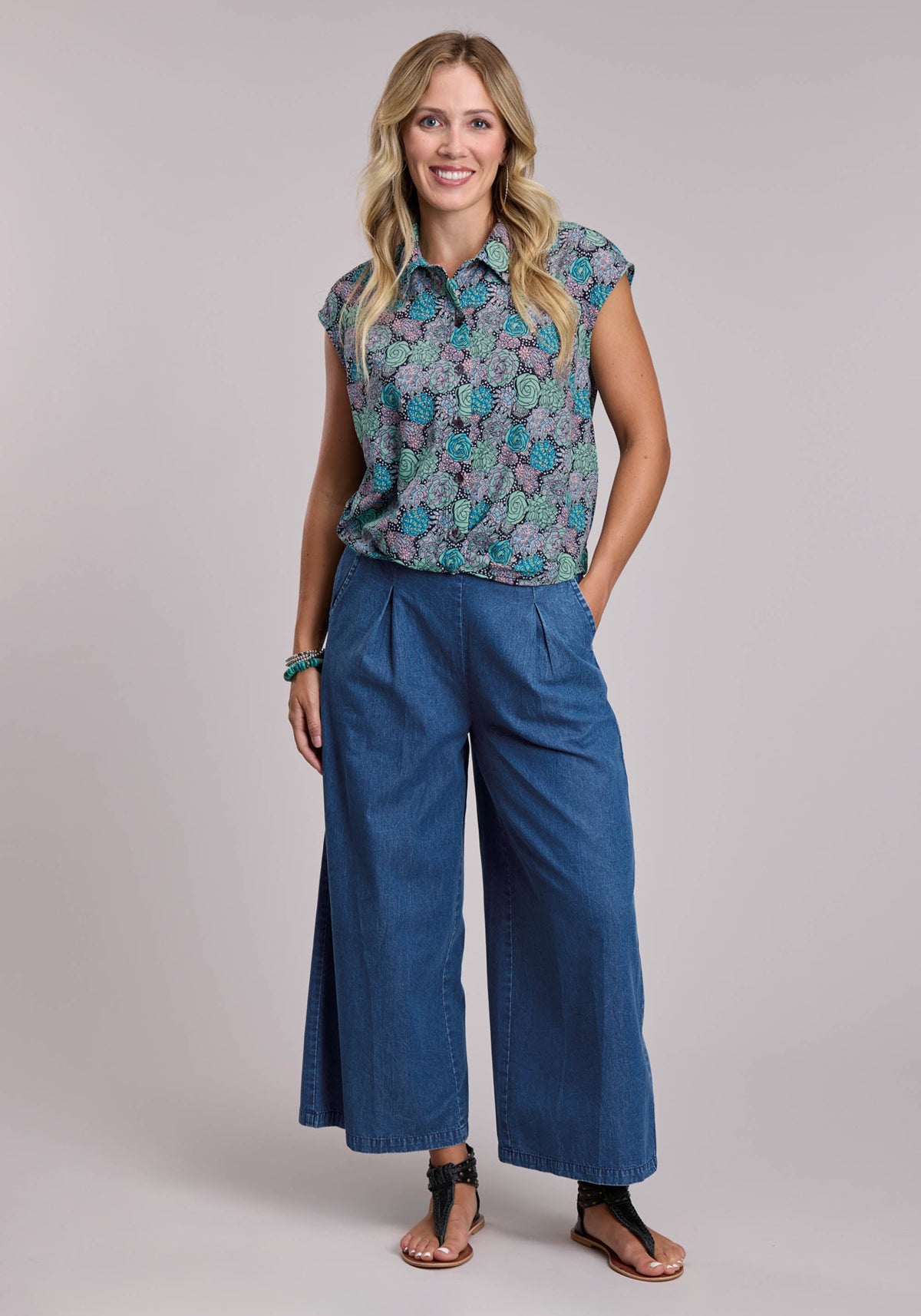 Roper Womens Roper Poly Crepe Succulents Prt Blouse