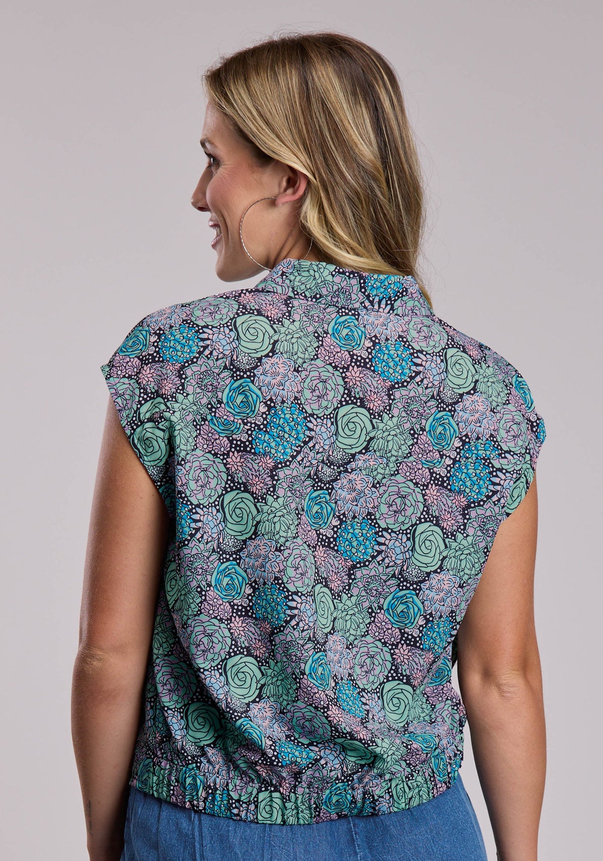 Roper Womens Roper Poly Crepe Succulents Prt Blouse